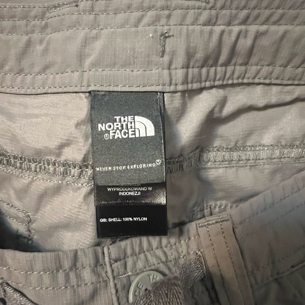 The North Face | Convertible Zip Off Hiking Pants - Picture 8 of 12